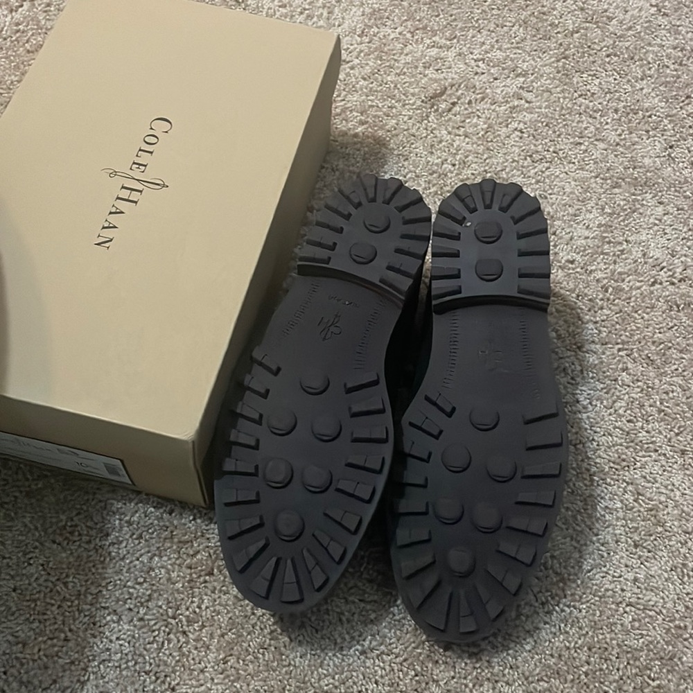 Cole Haan with Nike Air soles black men’s shoes